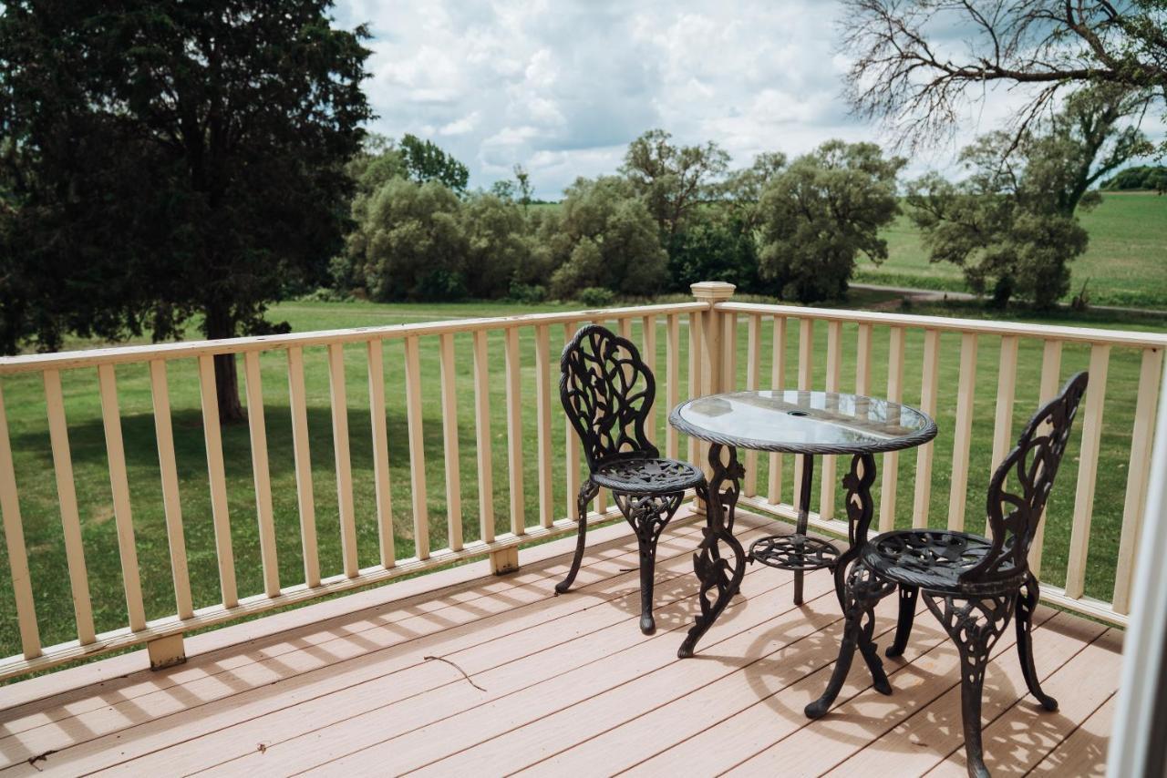 Skaneateles Suites Ngoại thất bức ảnh