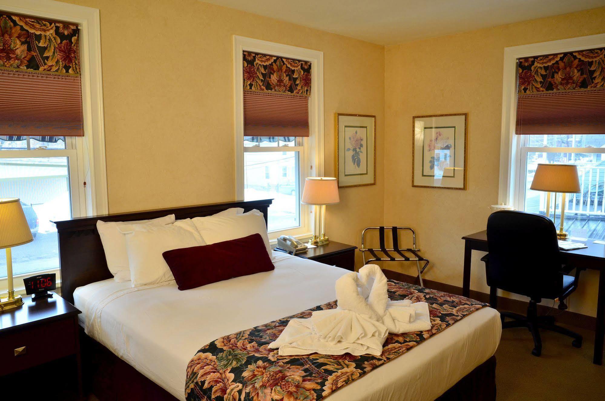 Skaneateles Suites Ngoại thất bức ảnh