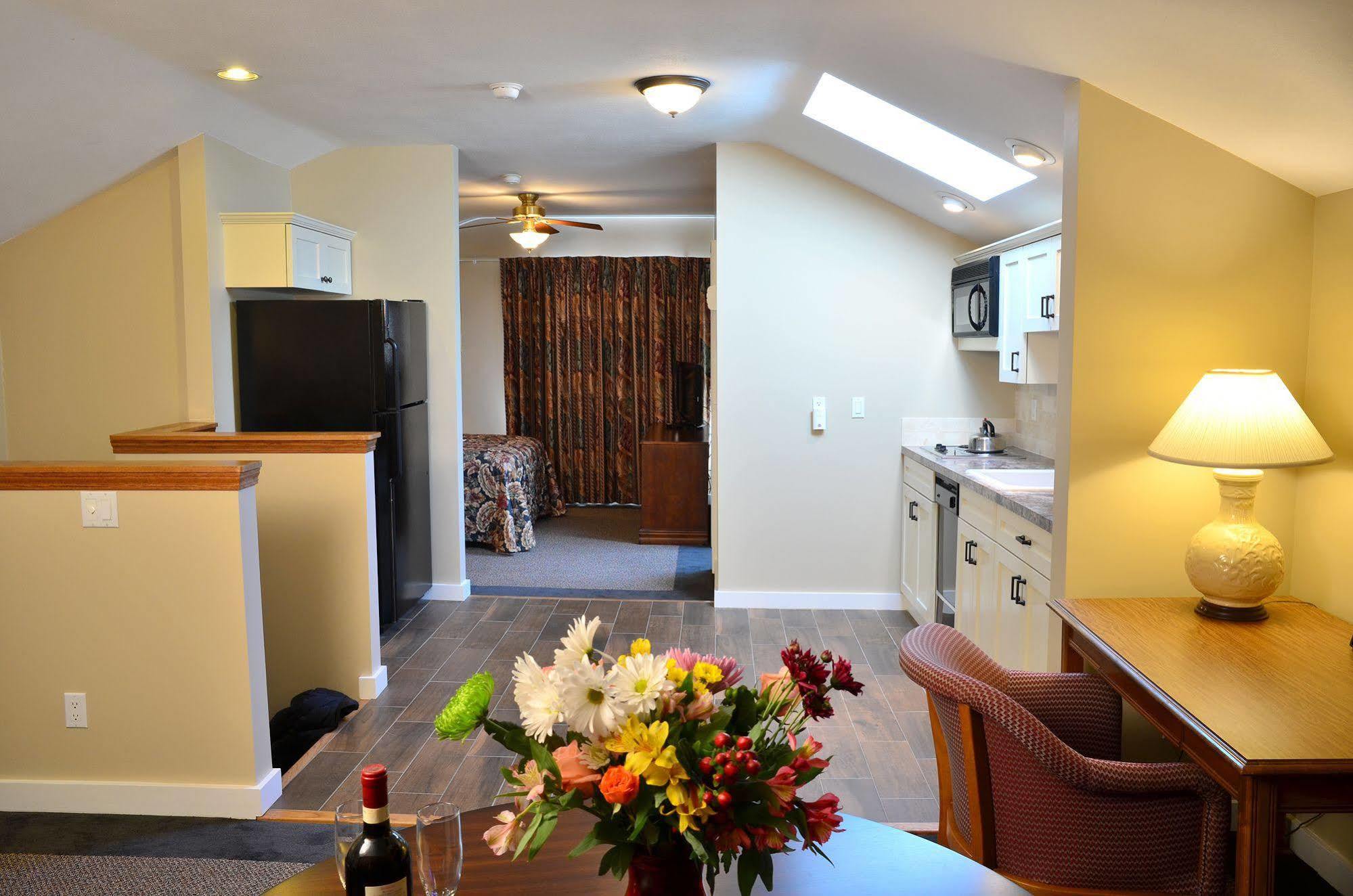 Skaneateles Suites Ngoại thất bức ảnh