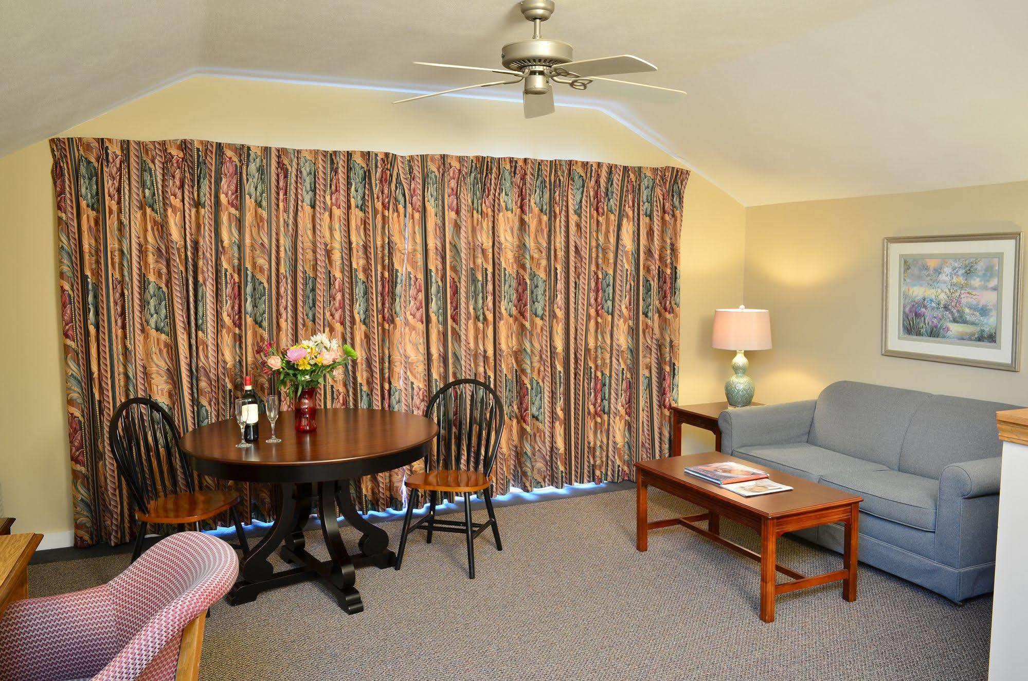 Skaneateles Suites Ngoại thất bức ảnh